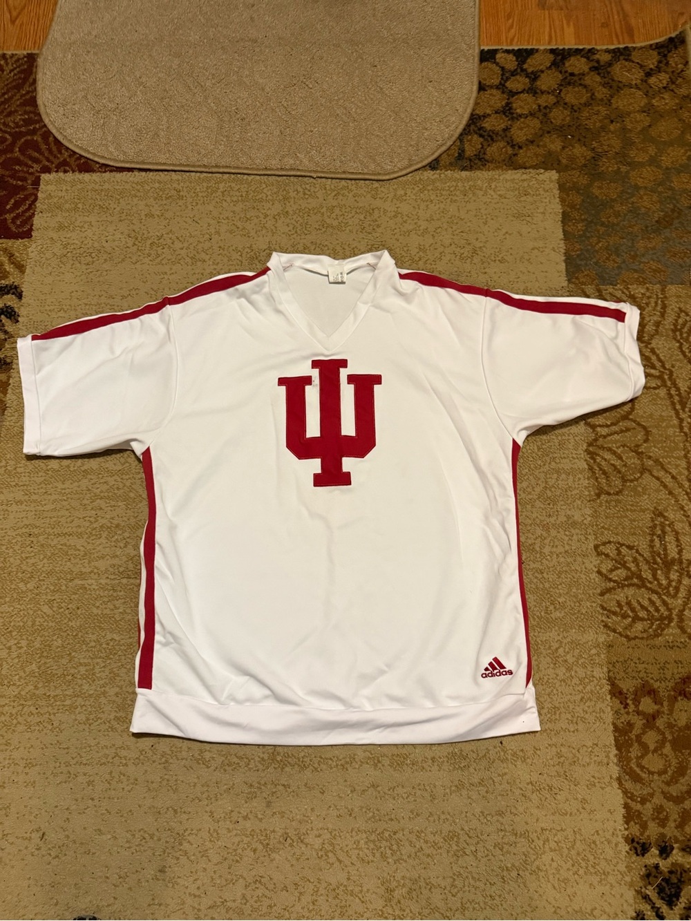 Indiana University crewneck/sweater V-neck top size XL